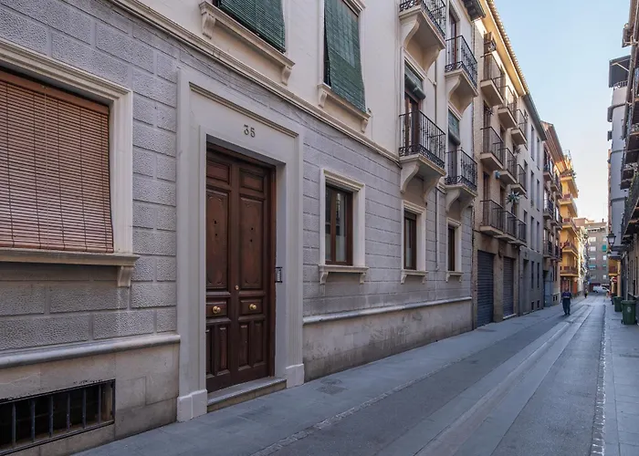 Parking Free, Granada Vintage Haven